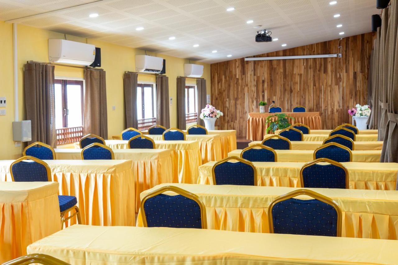 Nonnee Lampang Hotel Экстерьер фото