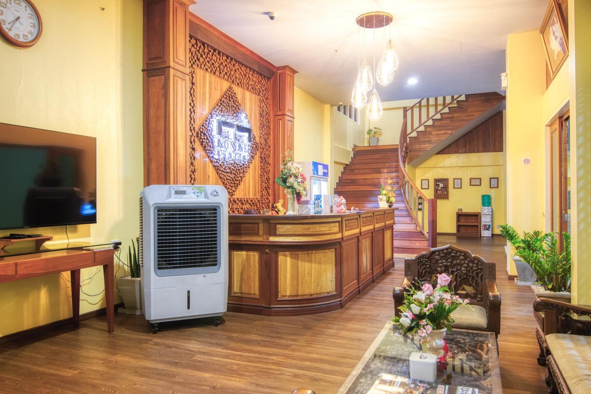 Nonnee Lampang Hotel Экстерьер фото